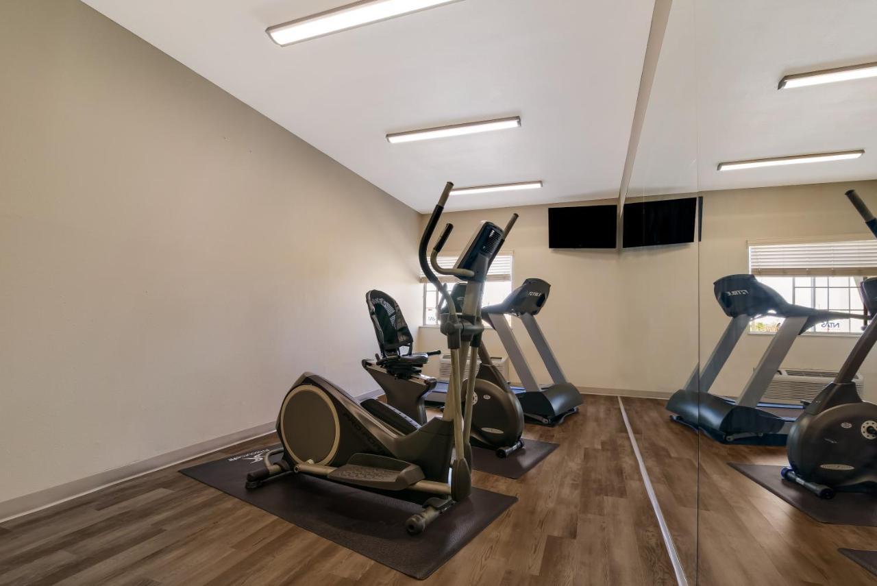 Surestay Plus Hotel By Best Western Топіка Екстер'єр фото