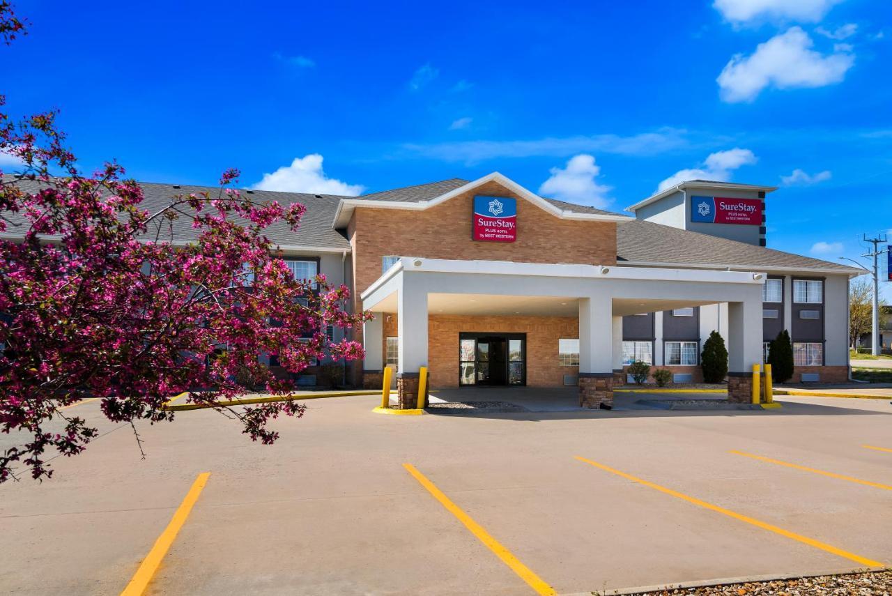 Surestay Plus Hotel By Best Western Топіка Екстер'єр фото