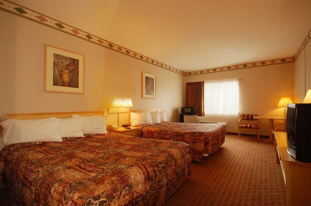 Surestay Plus Hotel By Best Western Топіка Номер фото